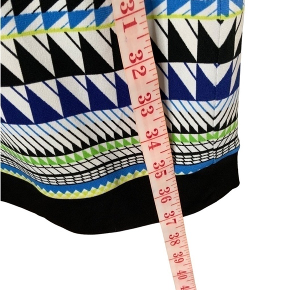 LONDON TIMES Geometric Print Vee Neck and Back Short Sleeve Mini Dress US Sz 12 - Picture 6 of 8